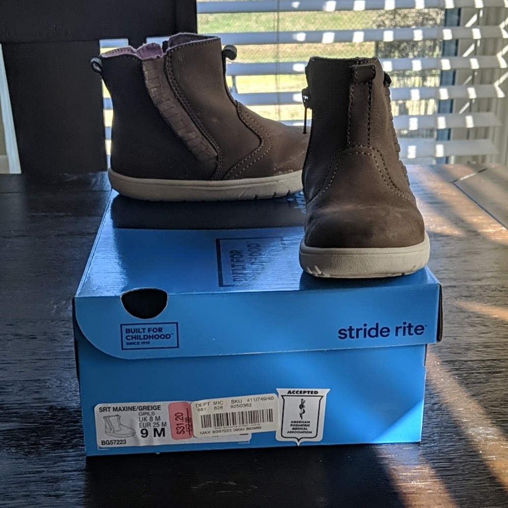 Stride Rite ankle toddler boots